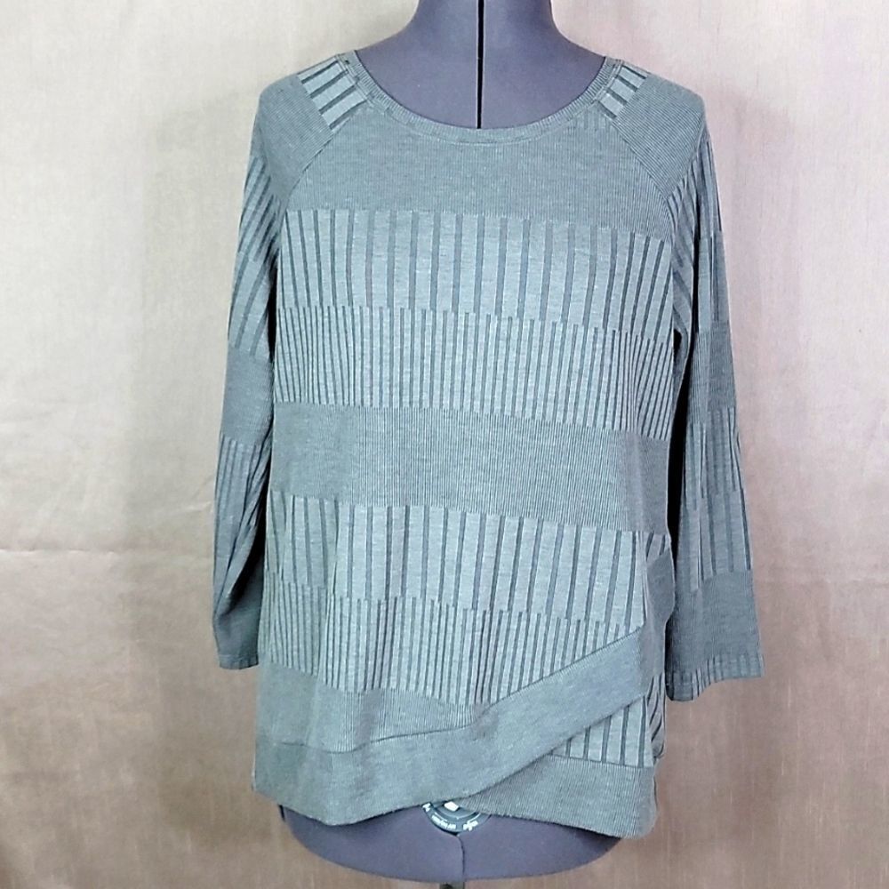 **SILVERWEAR‎ Gray Striped Sweater Medium